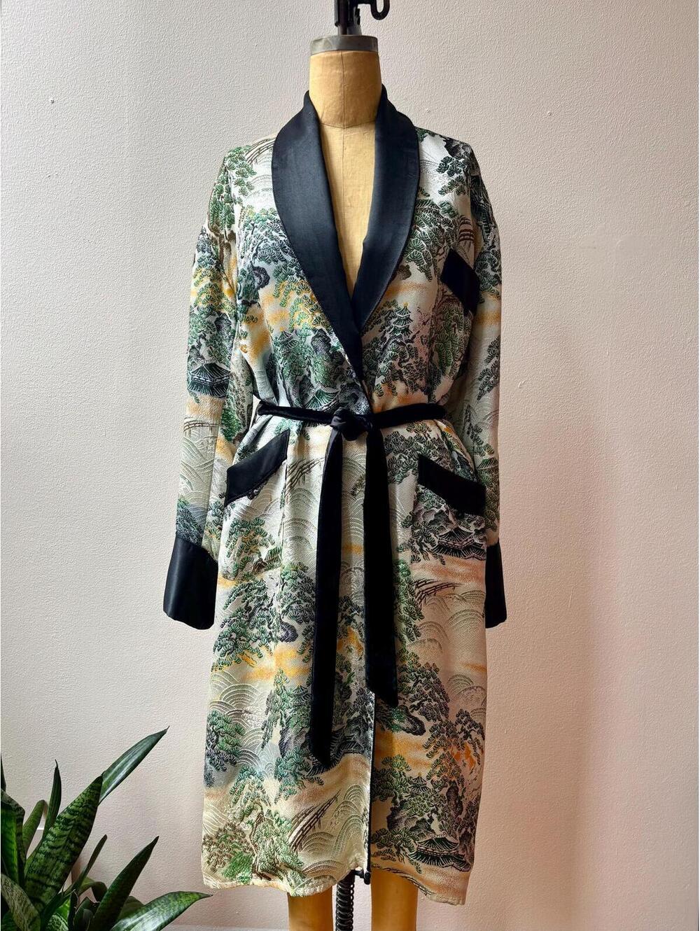 Vintage 1950s/60s Japanese Brocade Smoking Robe